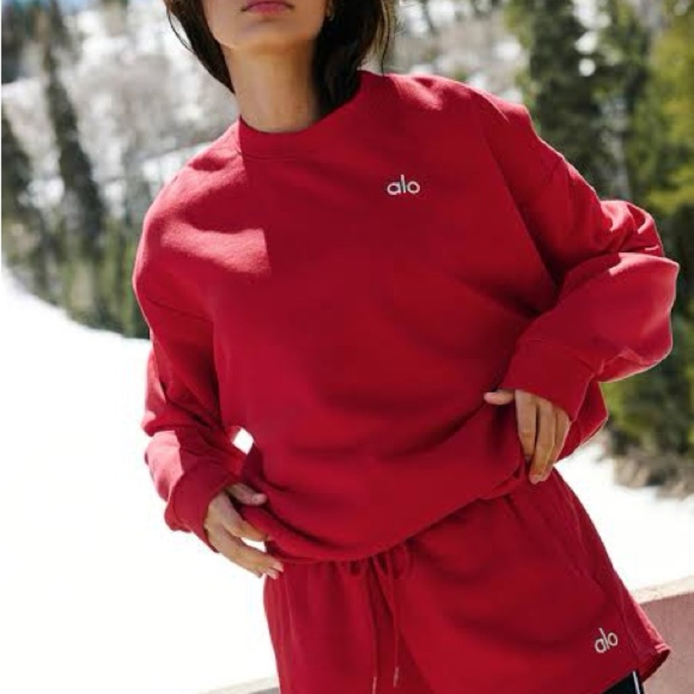 Alo Accolade Crewneck in Bold Red